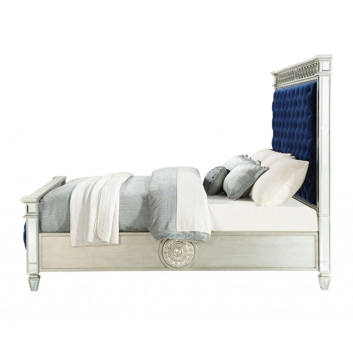 Homeroots Tufted Blue Velvet Bed with Nailhead Trim