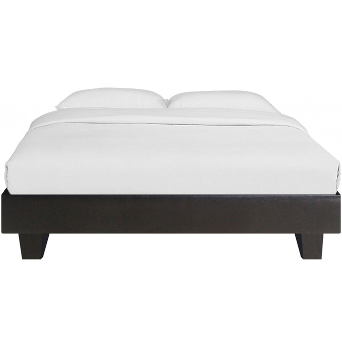 Homeroots Queen-Size Platform Bed Set with Twin Nightstands